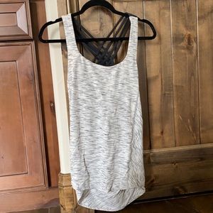 Lululemon tank w/ built in bra